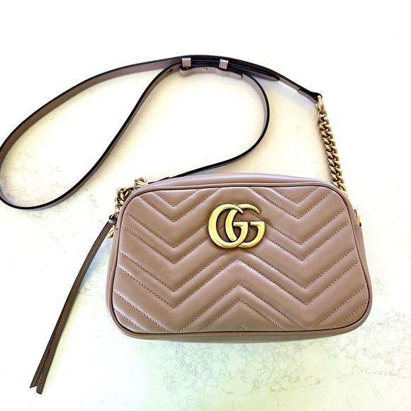 Small Gucci Marmont in Dusty Rose Leather - Picture 6 of 16